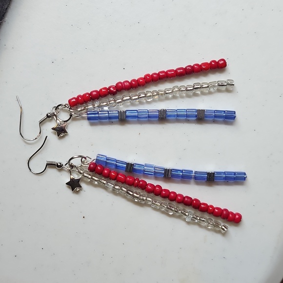 Patriot dangle earrings - Picture 1 of 3